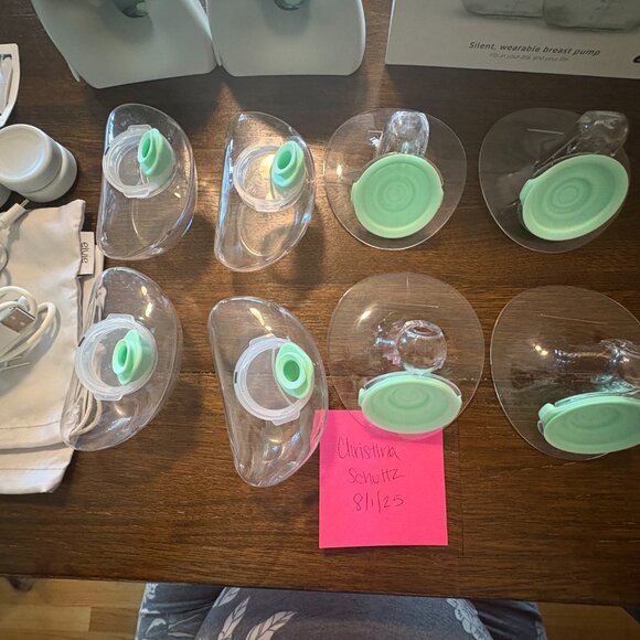 Elvie Silent Wearable Pump - Picture 3 of 5